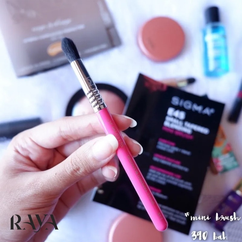 براش بلندینگ سایه چشم مخروطی مینی سایز صورتی سیگما Sigma Beauty E45 Small Tapered Blending Mini Brush - رایامیکاپ